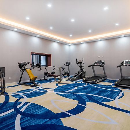 Holiday Inn Express Jinan Jingshi Road, An Ihg Hotel Esterno foto