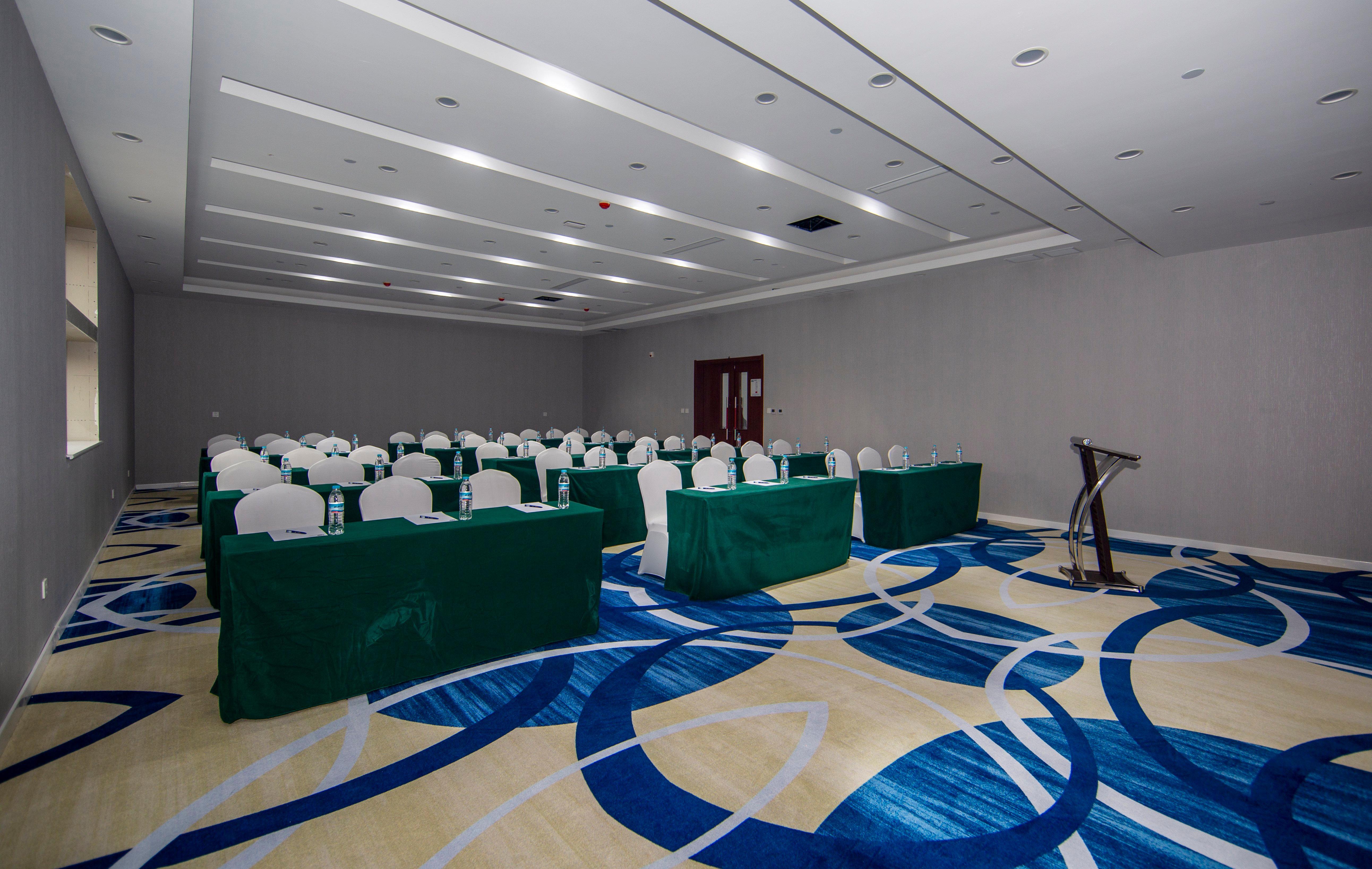 Holiday Inn Express Jinan Jingshi Road, An Ihg Hotel Esterno foto