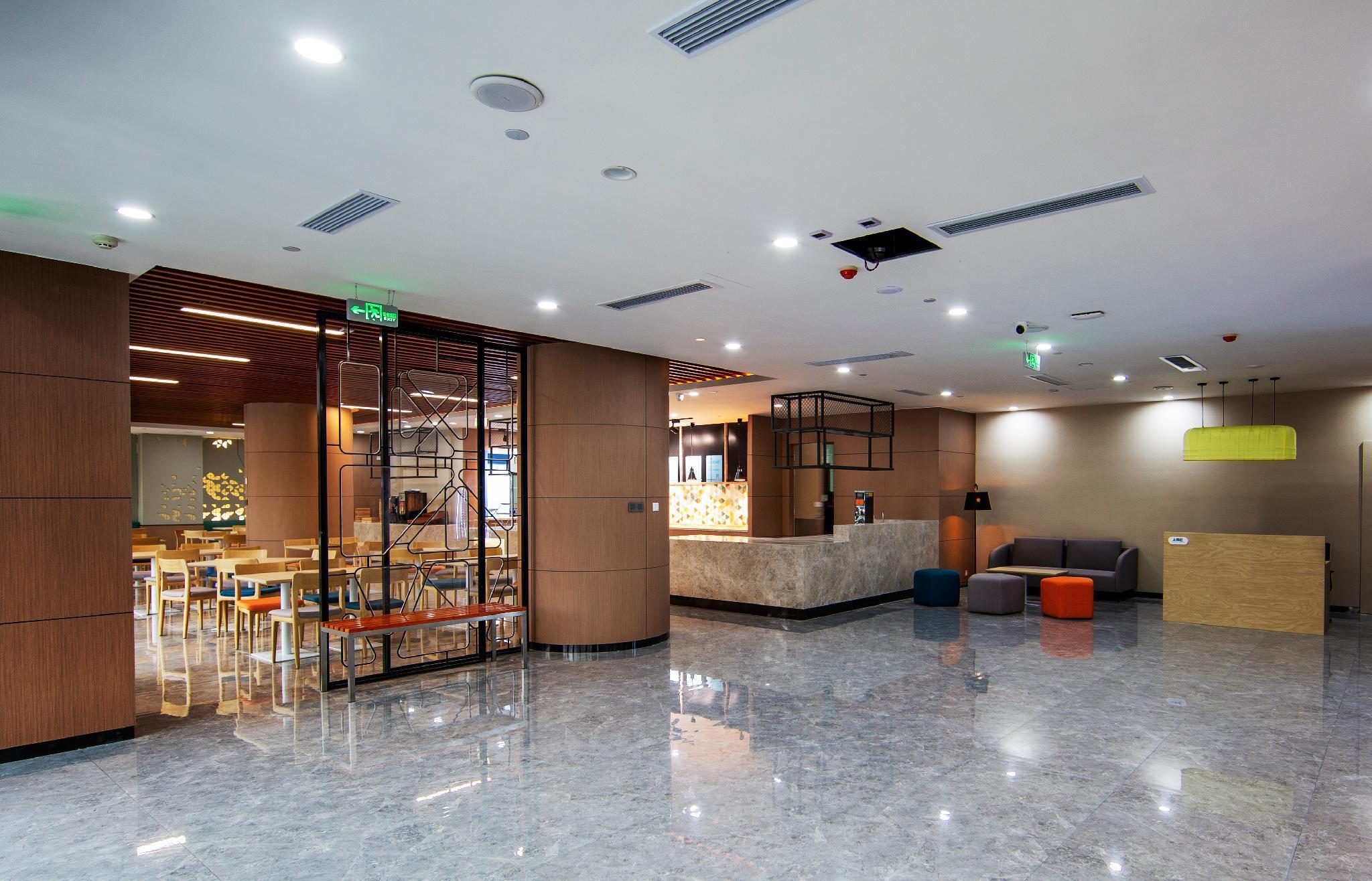 Holiday Inn Express Jinan Jingshi Road, An Ihg Hotel Esterno foto