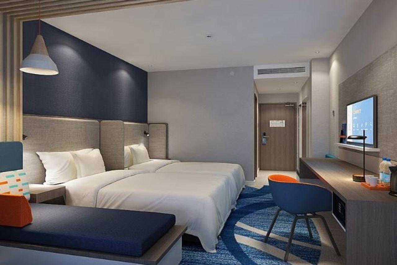 Holiday Inn Express Jinan Jingshi Road, An Ihg Hotel Esterno foto